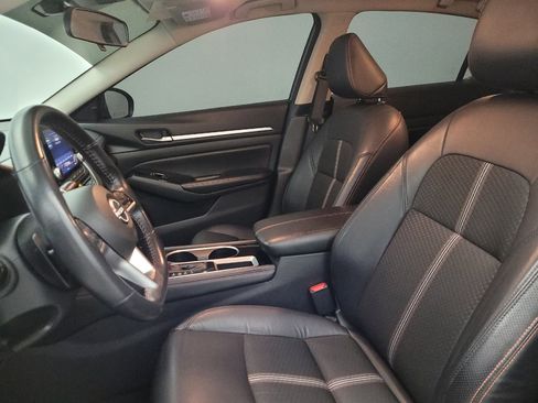 Used 2024 Nissan Altima 2.5 SR FWD image 17