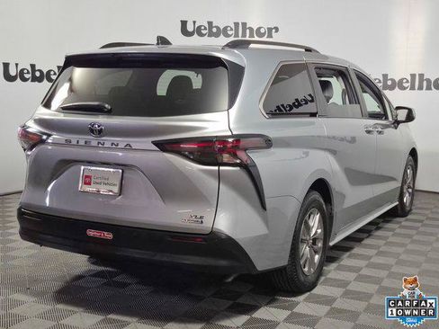 Certified 2024 Toyota Sienna XLE FWD image 7