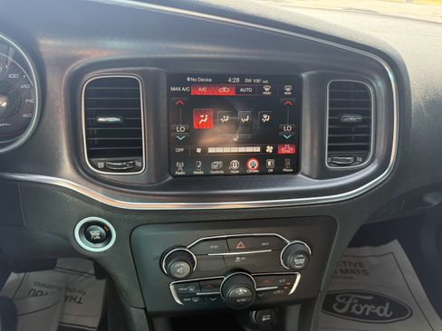 Used 2016 Dodge Charger R/T RWD image 7