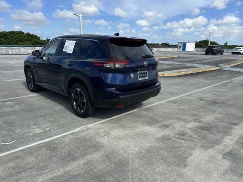 Used 2024 Nissan Rogue SV FWD image 34