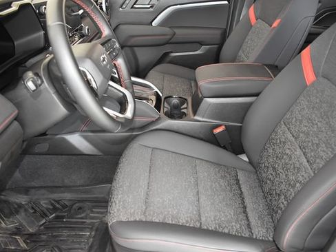 Used 2024 Chevrolet Colorado Z71 w/ Z71 Convenience Package 2 AWD/4WD image 18