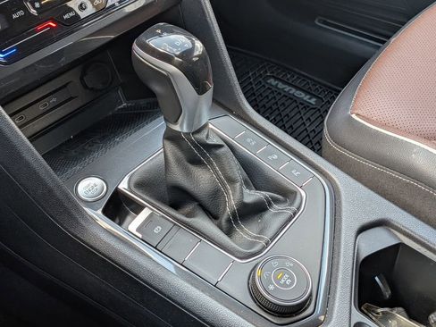 Used 2022 Volkswagen Tiguan SEL R-Line image 21