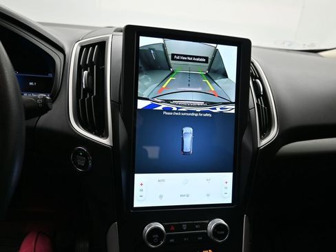 Certified 2022 Ford Edge SE w/ Black Appearance Package image 19