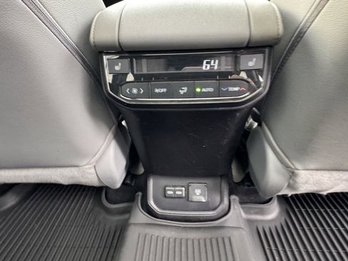 Used 2022 Toyota Highlander Platinum image 13