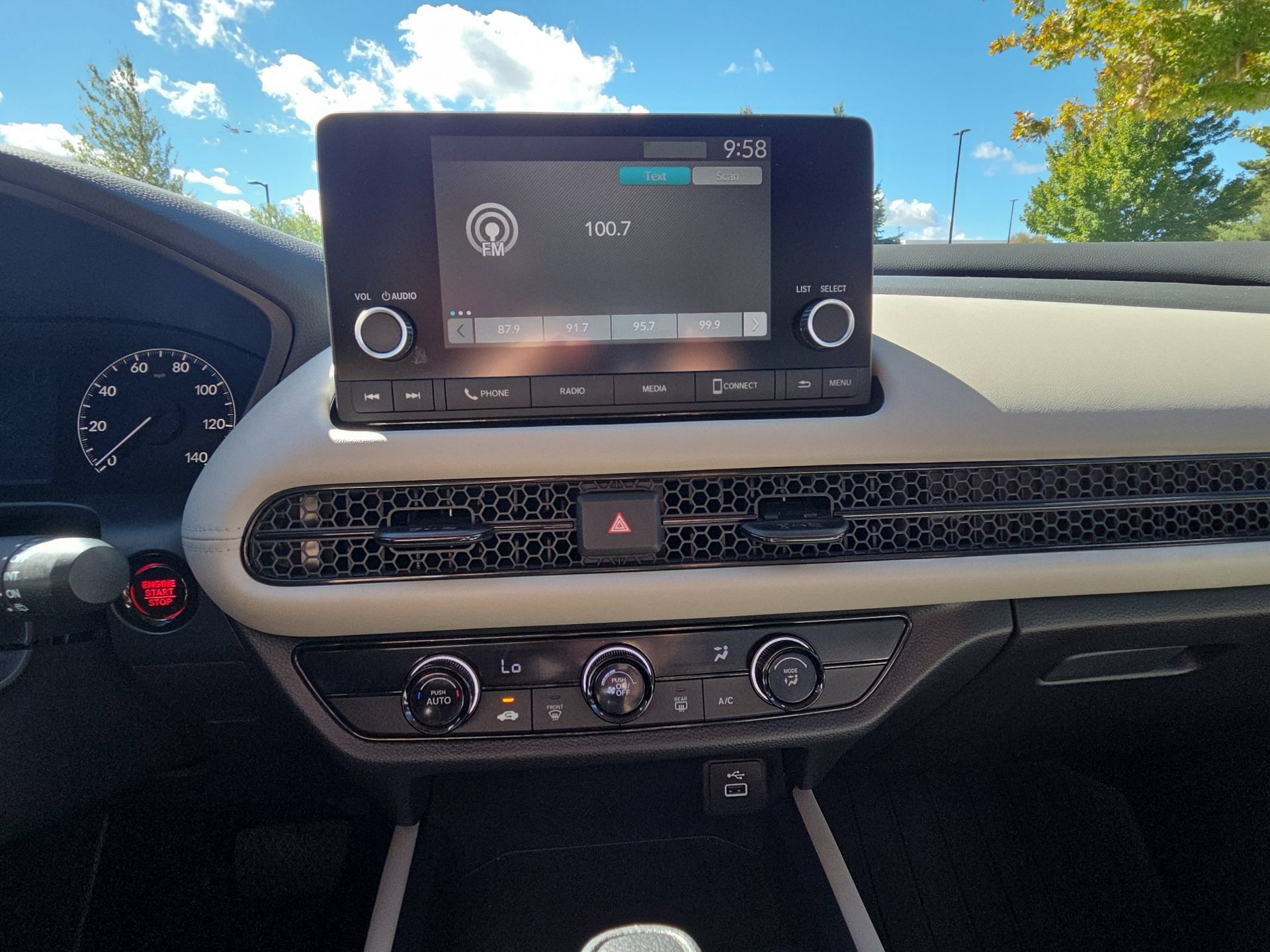Used 2025 Honda HR-V LX image 21
