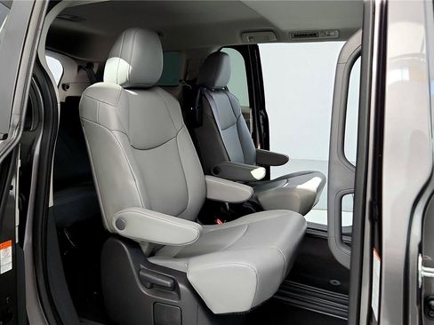 Certified 2024 Toyota Sienna XLE image 18