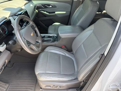 Used 2018 Chevrolet Traverse Premier w/ Driver Confidence II Package FWD image 10