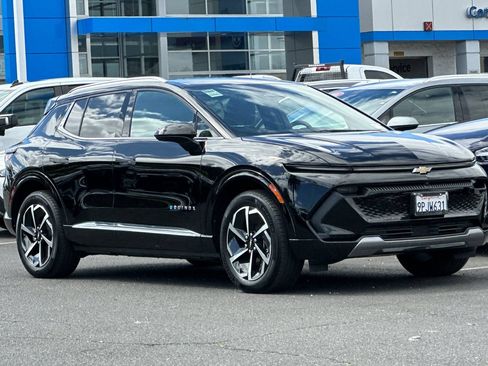 Used 2024 Chevrolet Equinox EV LT AWD/4WD image 2