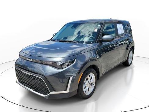 Certified 2025 Kia Soul LX FWD image 3