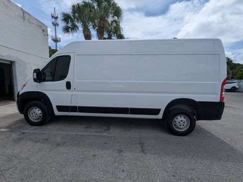 Used 2023 RAM ProMaster 2500 FWD image 4