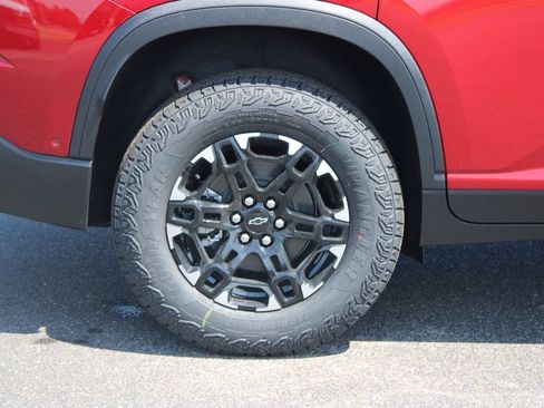 New 2027 Chevrolet Traverse Z71 w/ Enhanced Driving Package AWD/4WD image 13