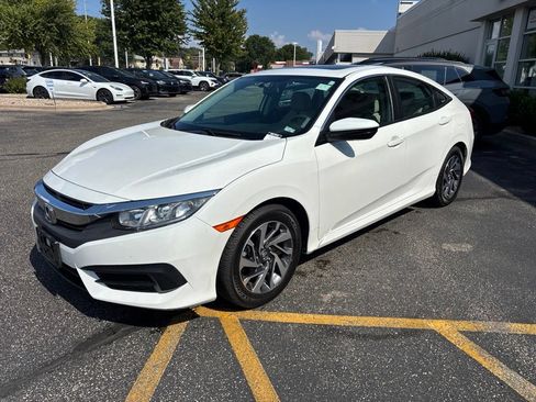 Used 2017 Honda Civic EX image 3