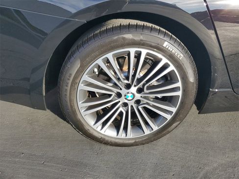 Used 2019 BMW 530i image 6