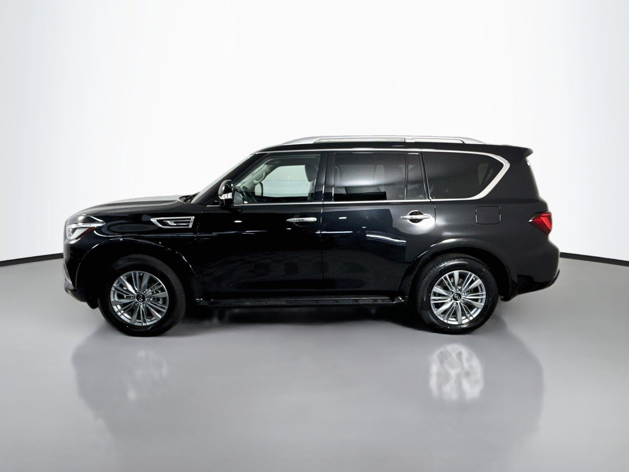 Used 2024 INFINITI QX80 Luxe w/ Cargo Package AWD/4WD image 6