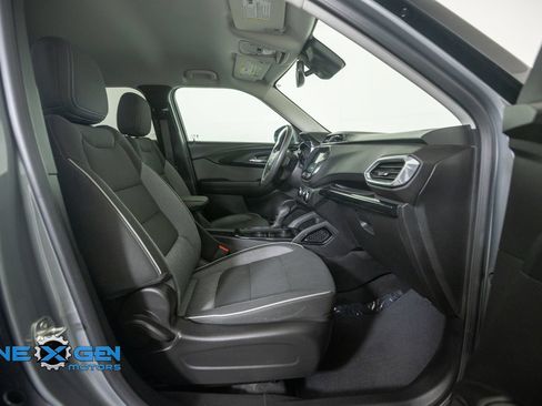Used 2023 Chevrolet TrailBlazer LT w/ Convenience Package AWD/4WD image 7