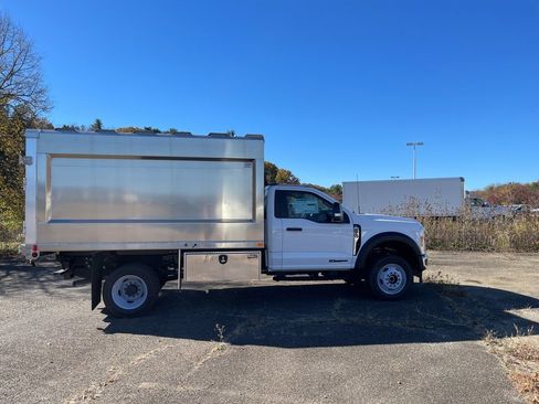 New 2024 Ford F550 4x4 Regular Cab Super Duty image 6