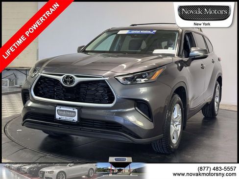 Used 2022 Toyota Highlander L image 4