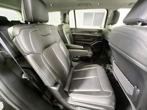 Used 2023 Jeep Grand Cherokee L Limited image 29