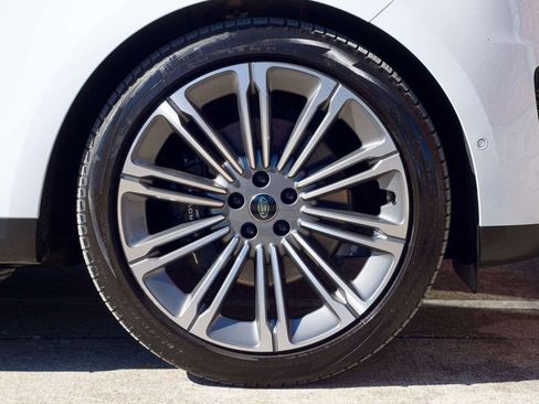 Used 2024 Land Rover Range Rover Sport SE image 47