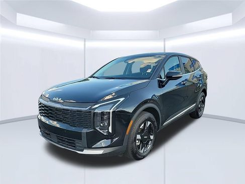 Used 2026 Kia Sportage LX w/ LX Convenience Package AWD/4WD image 2