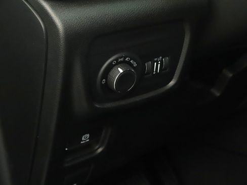 Used 2023 Jeep Grand Cherokee Altitude AWD/4WD image 9