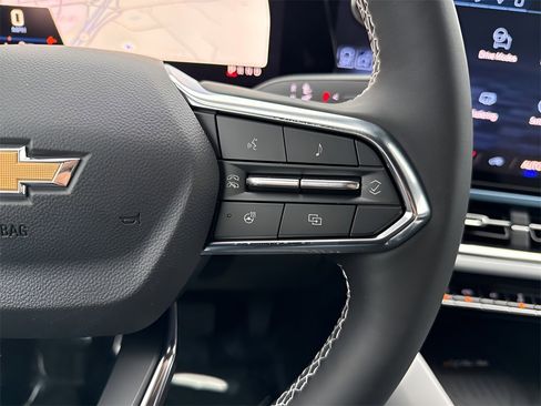 New 2026 Chevrolet Equinox EV LT image 32