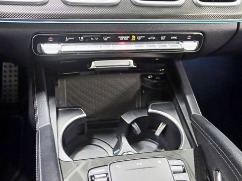 Used 2021 Mercedes-Benz GLS 580 4MATIC image 29