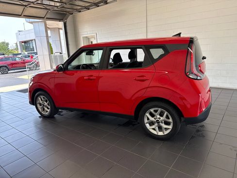 Used 2024 Kia Soul LX w/ Option Group 015 FWD image 5