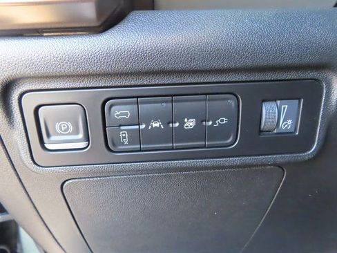 Used 2024 GMC Hummer EV 3X w/ LPO, Illumination Package image 43