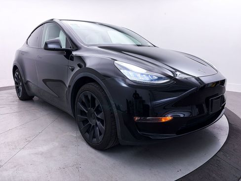 Used 2021 Tesla Model Y Long Range image 10