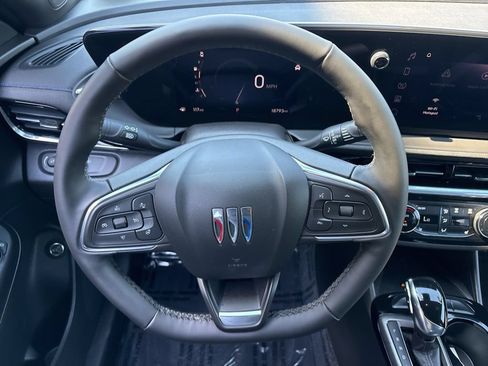 Used 2024 Buick Envista Sport Touring w/ Convenience I Package FWD image 19