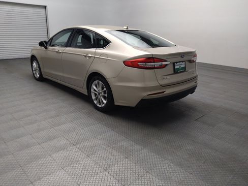 Used 2019 Ford Fusion SE FWD image 5