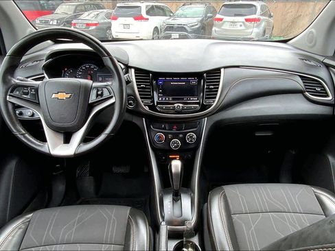 Used 2020 Chevrolet Trax LT w/ Redline Edition image 13