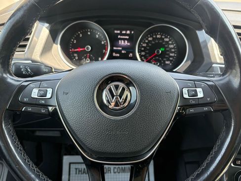 Used 2018 Volkswagen Tiguan SEL AWD/4WD image 17