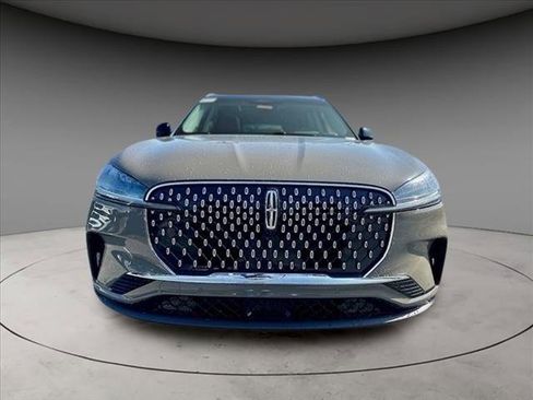 New 2025 Lincoln Aviator Reserve image 2