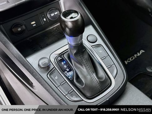 Used 2022 Hyundai Kona SEL w/ Convenience Package FWD image 16