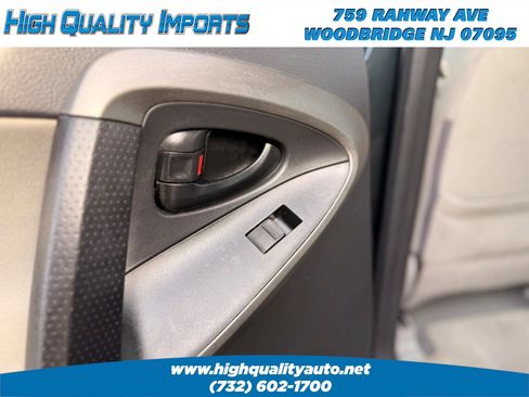 Used 2011 Toyota RAV4 4WD image 47