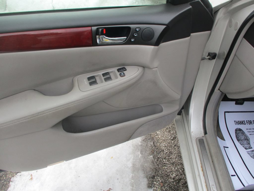 Used 2003 Lexus ES 330 FWD image 10