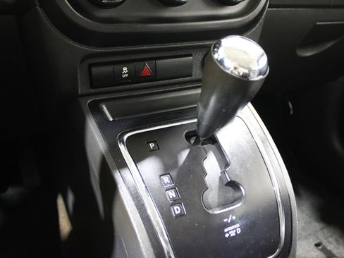 Used 2017 Jeep Patriot Sport image 13