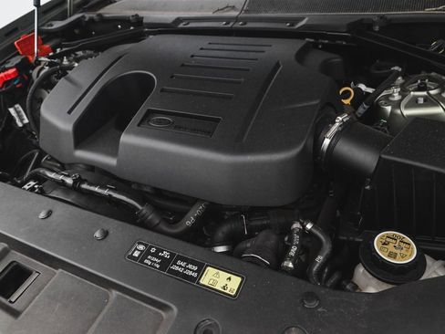 Used 2023 Land Rover Defender 110 X-Dynamic SE image 35