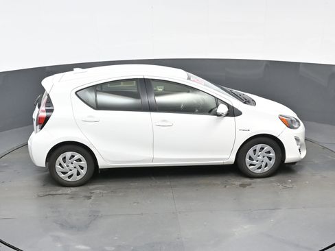 Used 2016 Toyota Prius C One image 37