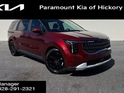 Used 2025 Kia Carnival