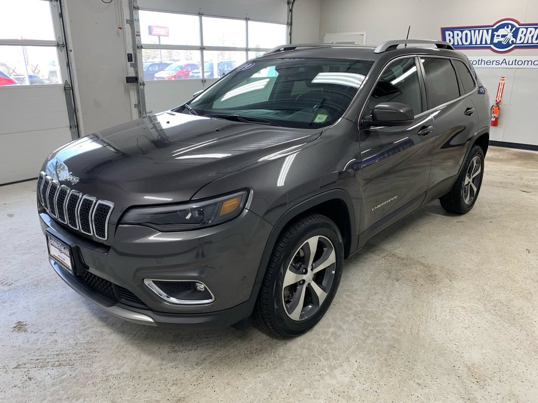 Used 2019 Jeep Cherokee Limited w/ Technology Group AWD/4WD image 2