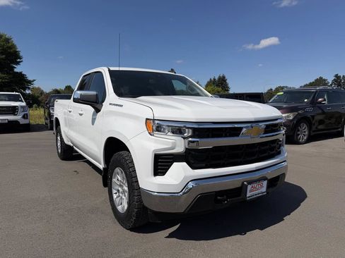 Used 2022 Chevrolet Silverado 1500 LT w/ Work Truck Package AWD/4WD image 2