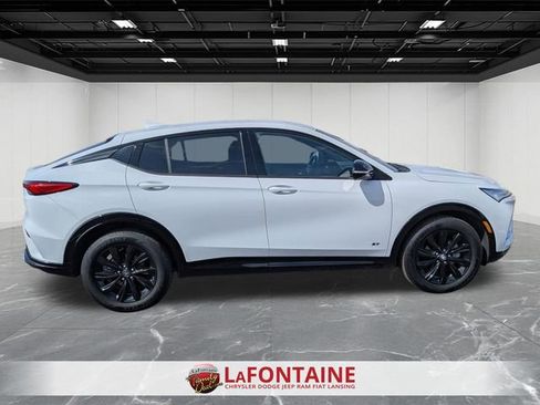 Used 2025 Buick Envista Sport Touring image 6