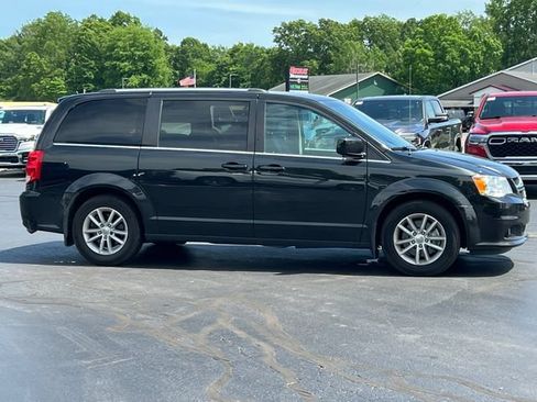 Used 2018 Dodge Grand Caravan SXT FWD image 10