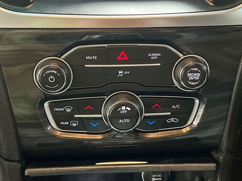 Used 2021 Chrysler 300 Touring w/ Sport Appearance Package image 15