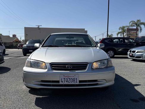 Used 2001 Toyota Camry LE image 3