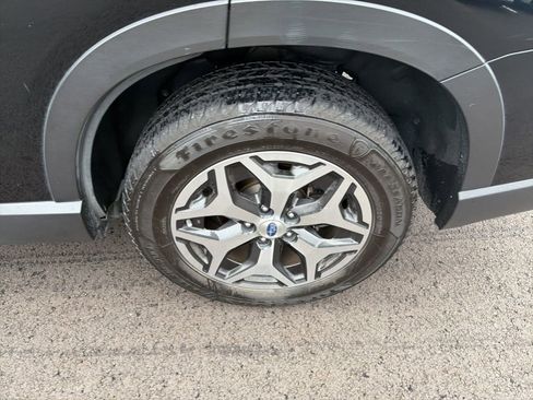 Used 2023 Subaru Forester Premium image 24