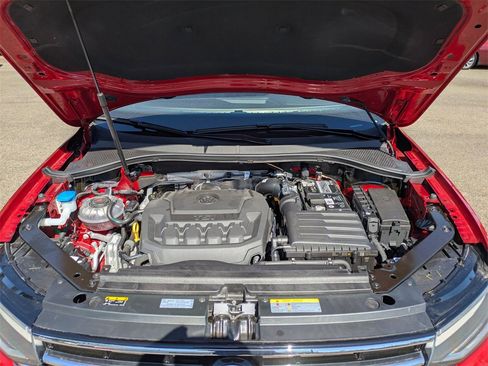 Certified 2023 Volkswagen Tiguan SE image 34
